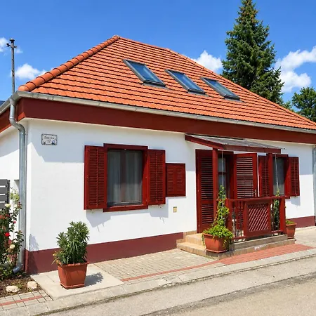 Feriehus Udvari-haz Balatonudvari