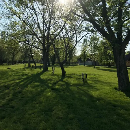 Udvari-ház Nyaraló *