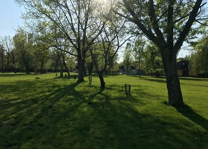 Udvari-ház Nyaraló *