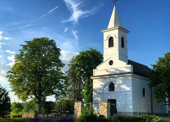 Udvari-haz * Балатонудвари